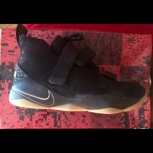 Lebron Basketball Shoes